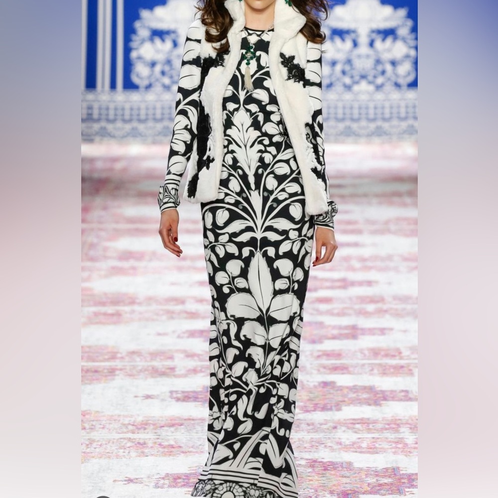 Naeem khan Gown